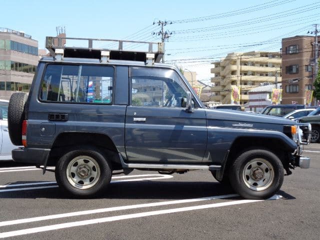 1991 Toyota Land Cruiser JDM car for sale — photo 4 of 25