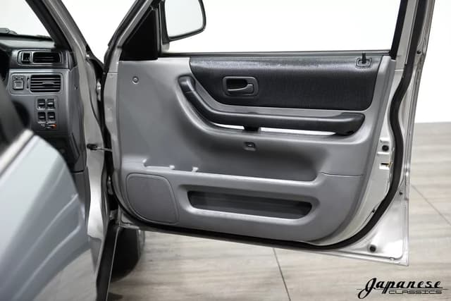 1997 Honda CR-V JDM car for sale — photo 18 of 25