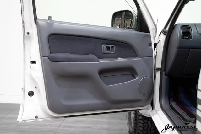 1998 Toyota Hilux Surf JDM car for sale — photo 18 of 25