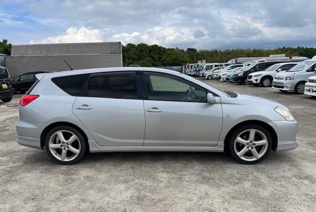 2004 Toyota Caldina JDM car for sale — photo 5 of 25