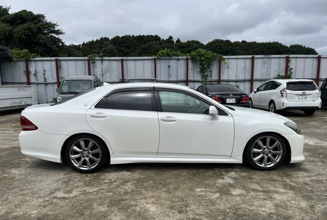 2009 Toyota Crown JDM car for sale — photo 5 of 25
