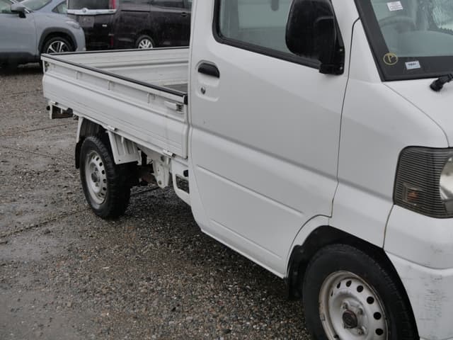 2002 Mitsubishi Minicab JDM car for sale — photo 10 of 25