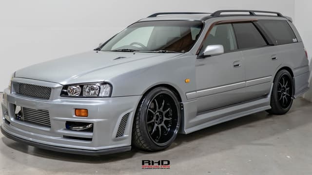2001 Nissan Stagea JDM car for sale — photo 3 of 25