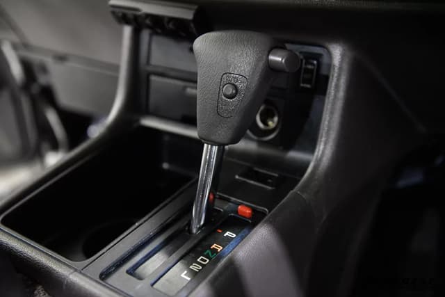 1997 Toyota HiAce JDM car for sale — photo 11 of 25