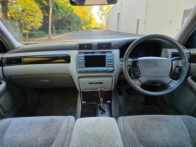 2000 Toyota Crown JDM car for sale — photo 10 of 14