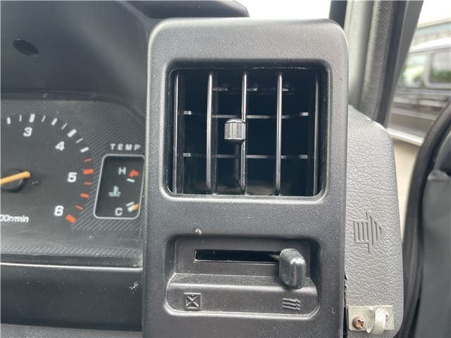 1995 Mitsubishi Delica JDM car for sale — photo 22 of 25