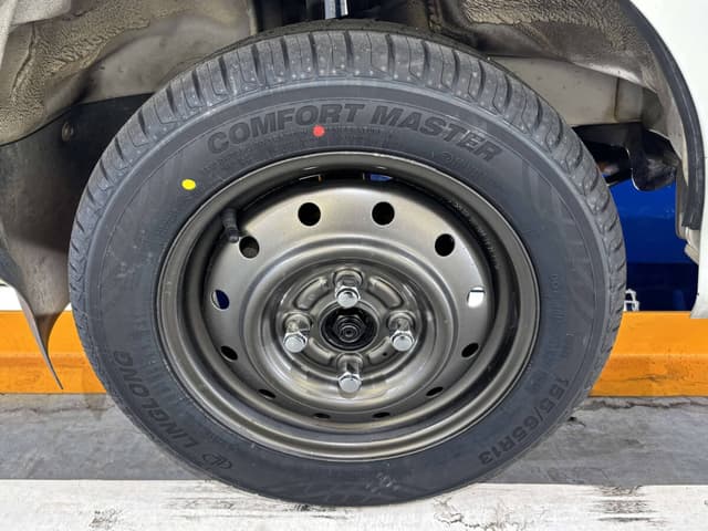 1999 Daihatsu Hijet JDM car for sale — photo 24 of 25