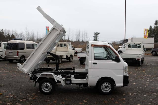 1999 Daihatsu Hijet JDM car for sale — photo 9 of 17