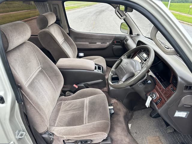 1998 Toyota HiAce JDM car for sale — photo 11 of 20