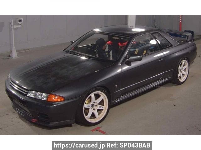 1992 Nissan Skyline JDM car for sale — photo 3 of 3