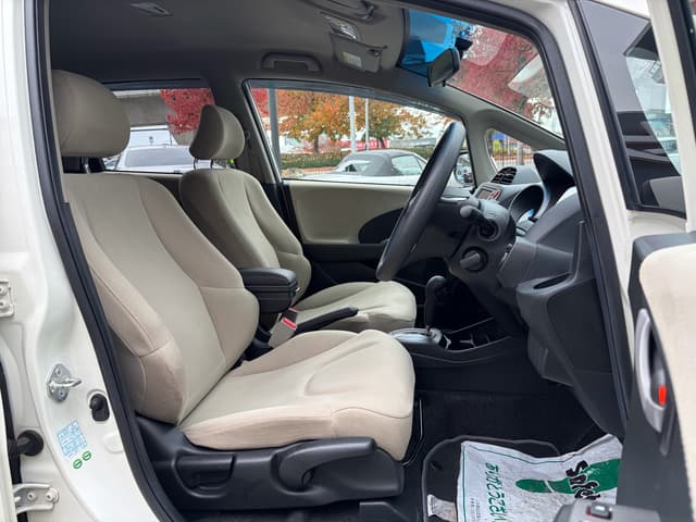 2009 Honda Fit JDM car for sale — photo 9 of 16