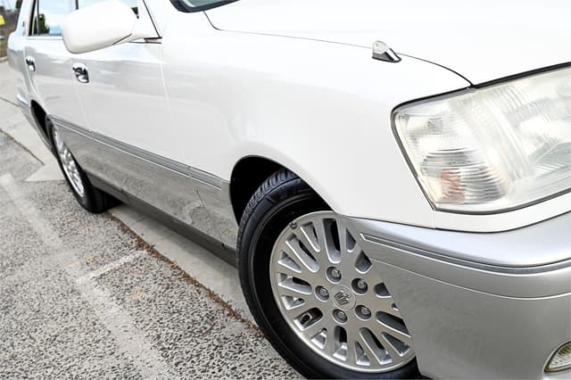 1999 Toyota Crown JDM car for sale — photo 2 of 20