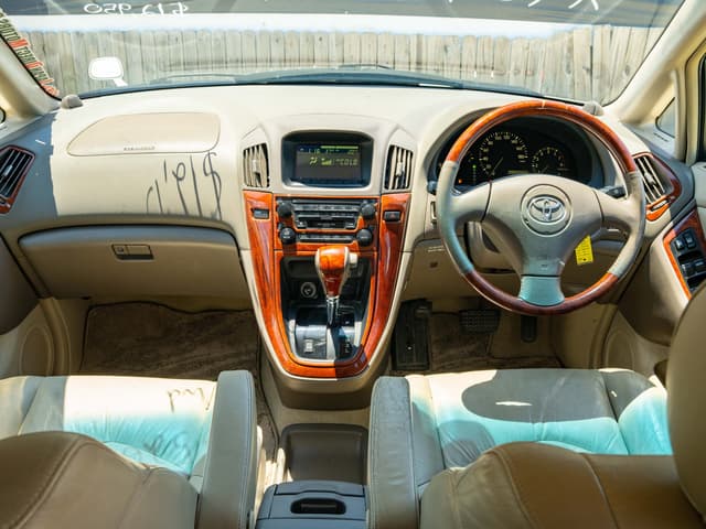 2001 Toyota Harrier JDM car for sale — photo 11 of 16