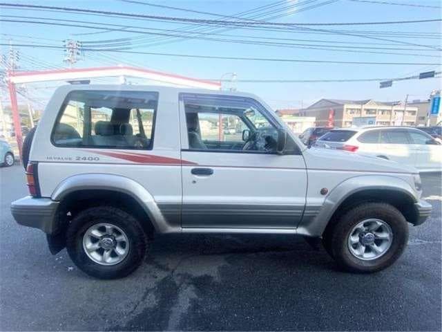1997 Mitsubishi Pajero JDM car for sale — photo 4 of 25