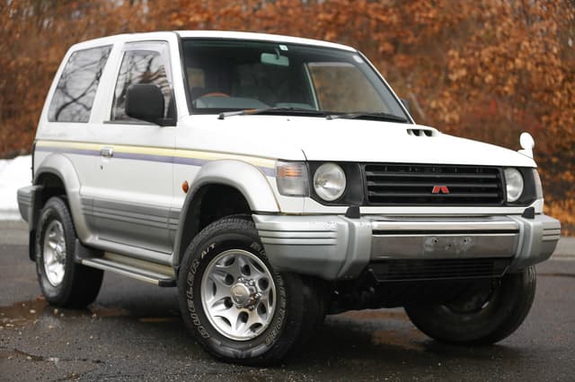 1996 Mitsubishi Pajero JDM car for sale — photo 4 of 10