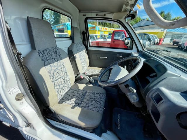 1997 Mitsubishi Minicab JDM car for sale — photo 21 of 25