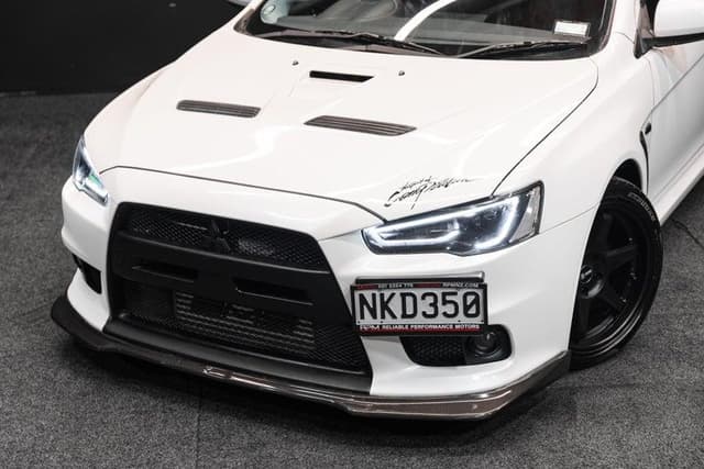 2007 Mitsubishi Lancer Evolution JDM car for sale — photo 2 of 20