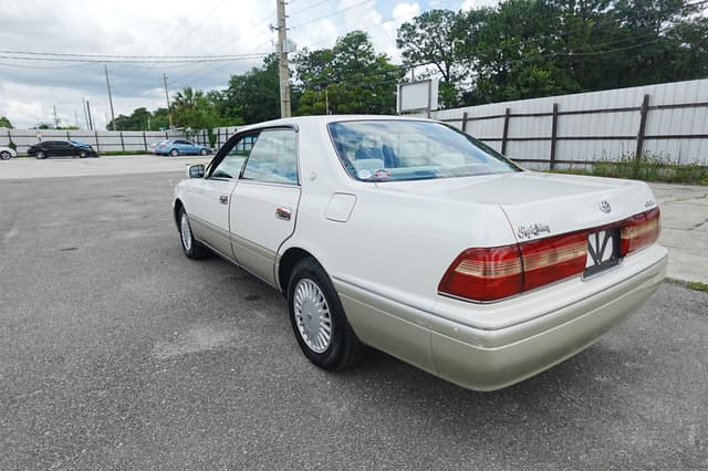 1995 Toyota Crown JDM car for sale — photo 4 of 15