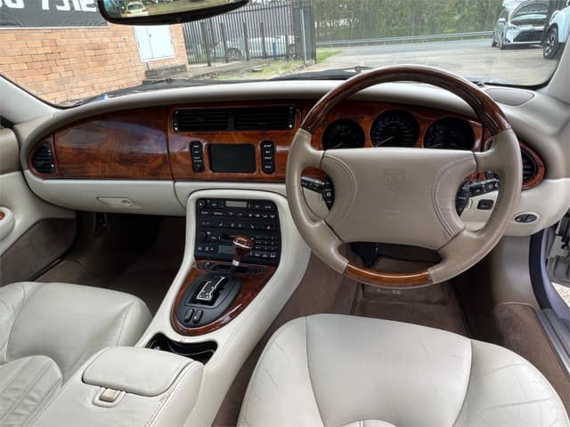 2000 Jaguar JDM car for sale — photo 17 of 21