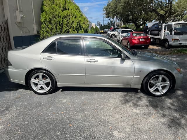 1998 Toyota Altezza JDM car for sale — photo 8 of 17
