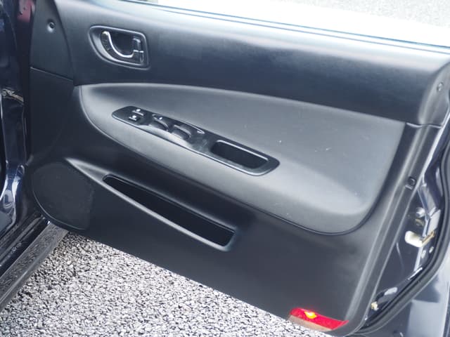 2001 Mitsubishi Legnum JDM car for sale — photo 23 of 25