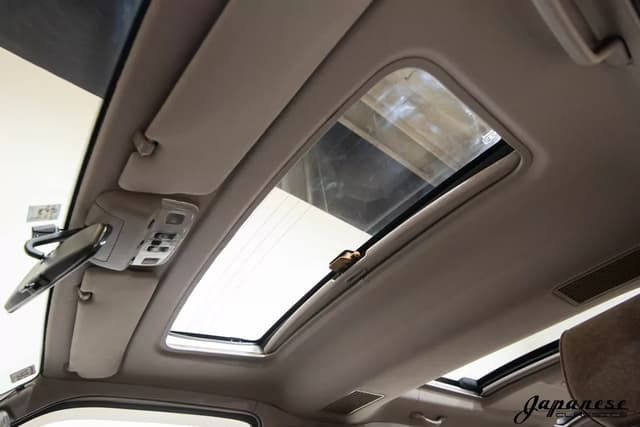 1995 Toyota HiAce JDM car for sale — photo 18 of 25