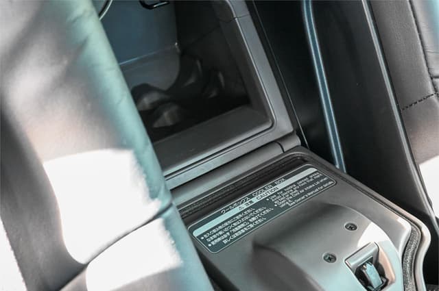 2011 Toyota Crown JDM car for sale — photo 15 of 25