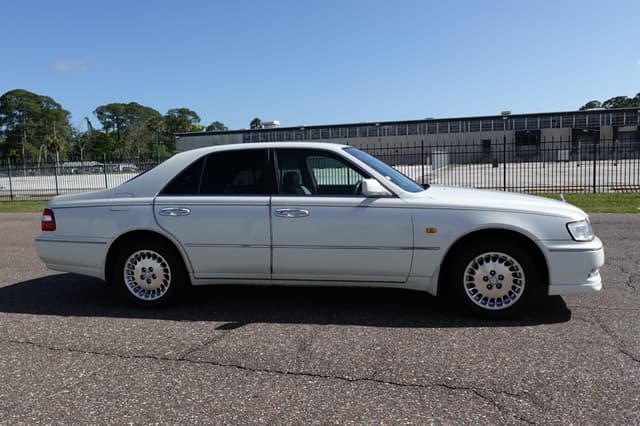 2000 Nissan Cima JDM car for sale — photo 13 of 19
