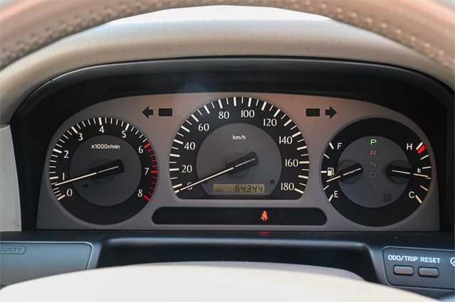 1999 Toyota Crown JDM car for sale — photo 18 of 21