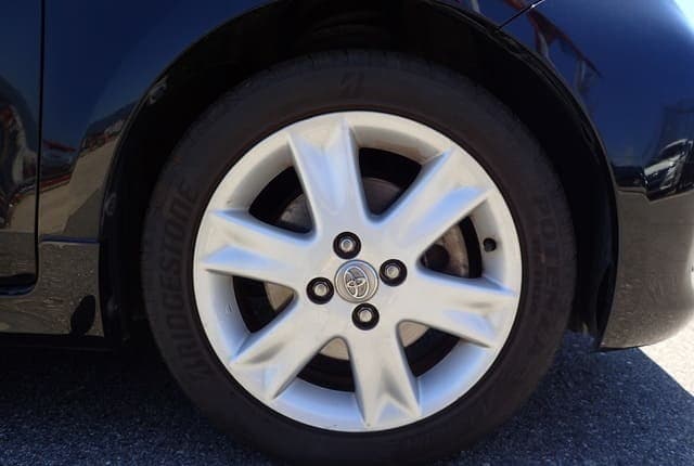 2008 Toyota Vitz JDM car for sale — photo 12 of 25