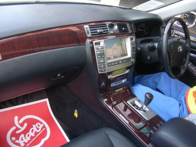 2008 Toyota Crown JDM car for sale — photo 3 of 3