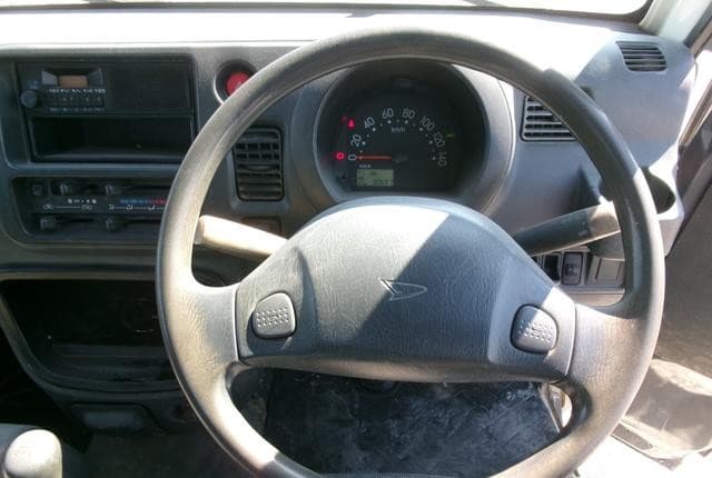 2006 Daihatsu Hijet JDM car for sale — photo 11 of 14