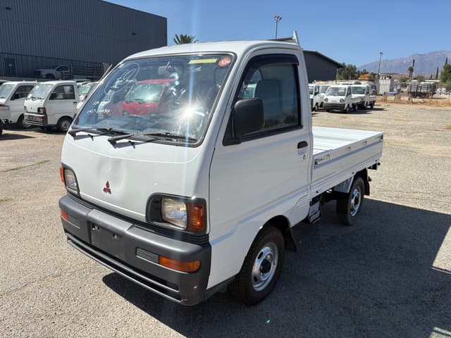 1997 Mitsubishi Minicab JDM car for sale — photo 3 of 25