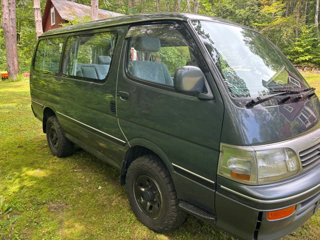 1995 Toyota HiAce JDM car for sale — photo 16 of 20