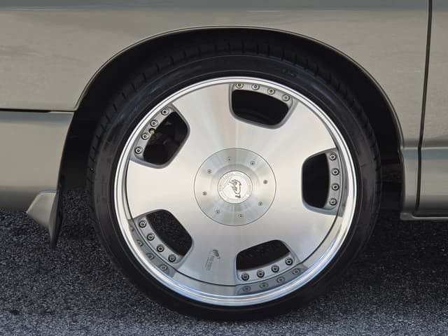 2000 Toyota Granvia JDM car for sale — photo 9 of 25
