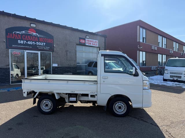 2008 Daihatsu Hijet JDM car for sale — photo 2 of 9