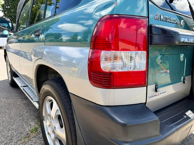 1999 Mitsubishi Pajero JDM car for sale — photo 12 of 25