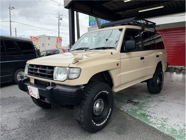 1998 Mitsubishi Pajero JDM car for sale — photo 10 of 25