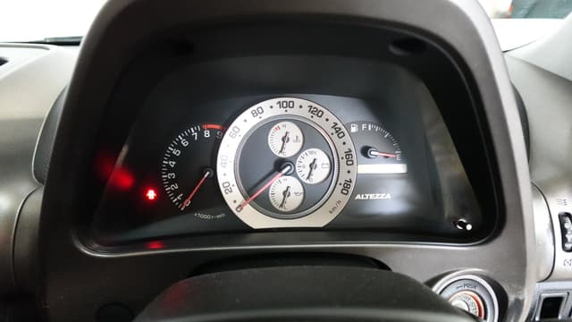 1999 Toyota Altezza JDM car for sale — photo 11 of 12