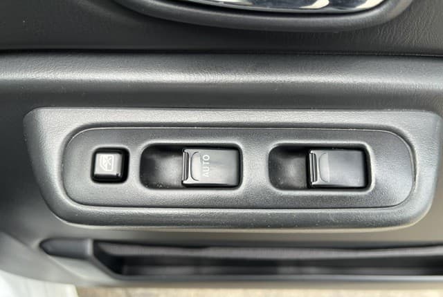 2009 Suzuki Jimny JDM car for sale — photo 18 of 25