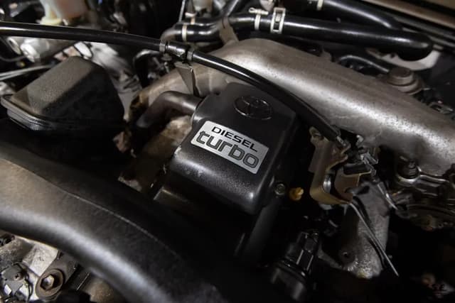 1996 Toyota Hilux Surf JDM car for sale — photo 24 of 25