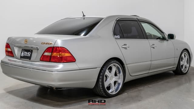 2001 Toyota Celsior JDM car for sale — photo 7 of 25
