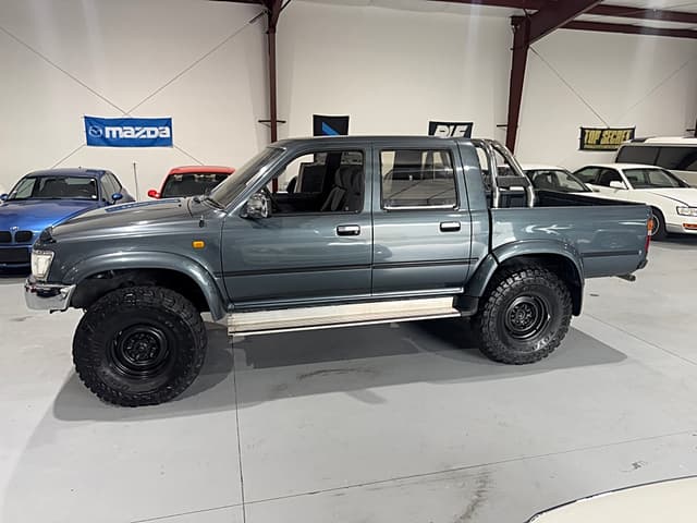 1994 Toyota Hilux JDM car for sale — photo 3 of 25