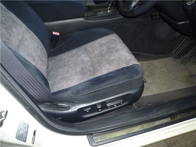 1998 Toyota Aristo JDM car for sale — photo 14 of 20