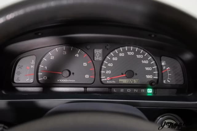 1999 Toyota Hilux Surf JDM car for sale — photo 13 of 25