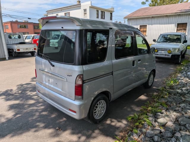 2001 Daihatsu Atrai JDM car for sale — photo 4 of 22