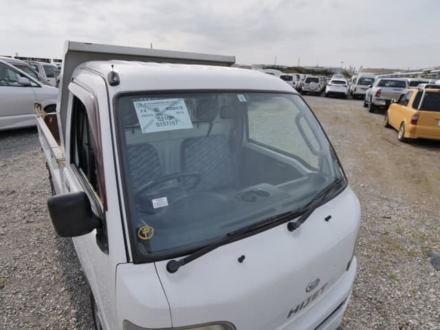 2002 Daihatsu Hijet JDM car for sale — photo 13 of 25