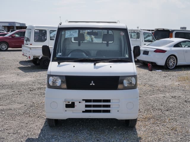 2001 Mitsubishi Minicab JDM car for sale — photo 2 of 25