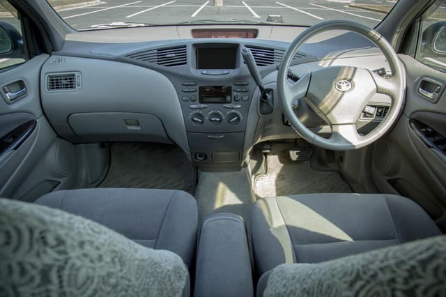 2001 Toyota Prius JDM car for sale — photo 11 of 18