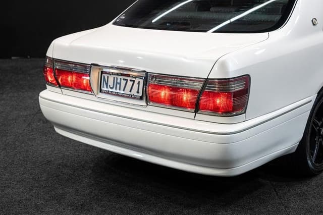 2000 Toyota Crown JDM car for sale — photo 15 of 18